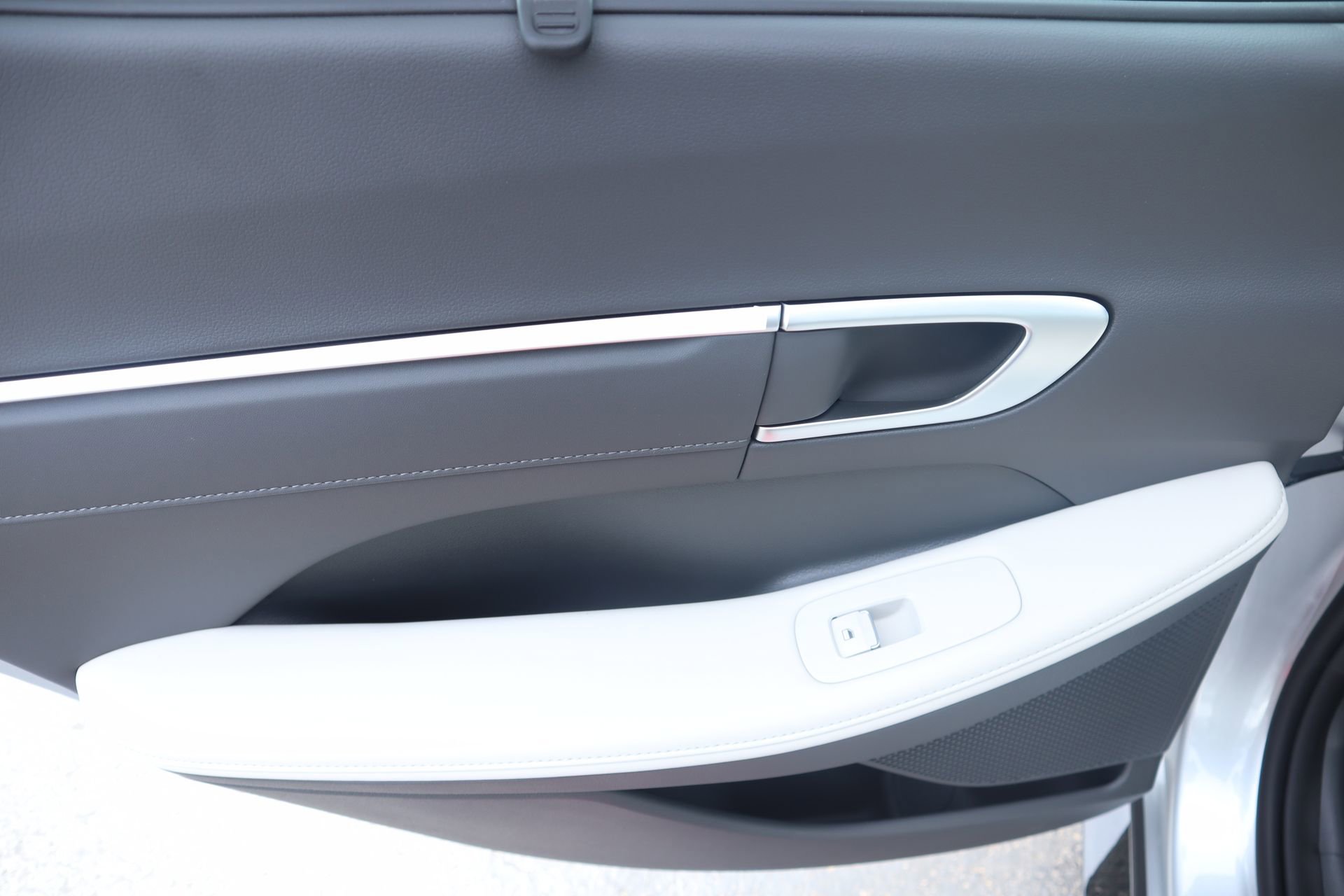 New 2026 Hyundai Sonata Limited FWD image 16