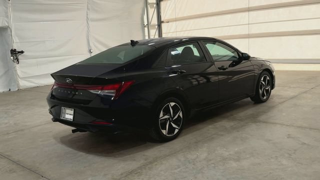 Used 2023 Hyundai Elantra SEL w/ Convenience Package FWD image 4