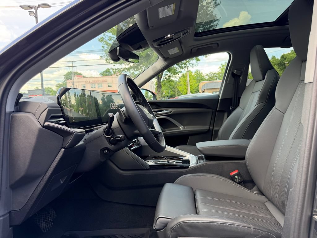 Used 2025 Audi Q5 Premium w/ Premium Plus AWD/4WD image 18
