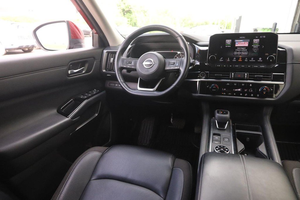 Used 2023 Nissan Pathfinder SL AWD/4WD image 25