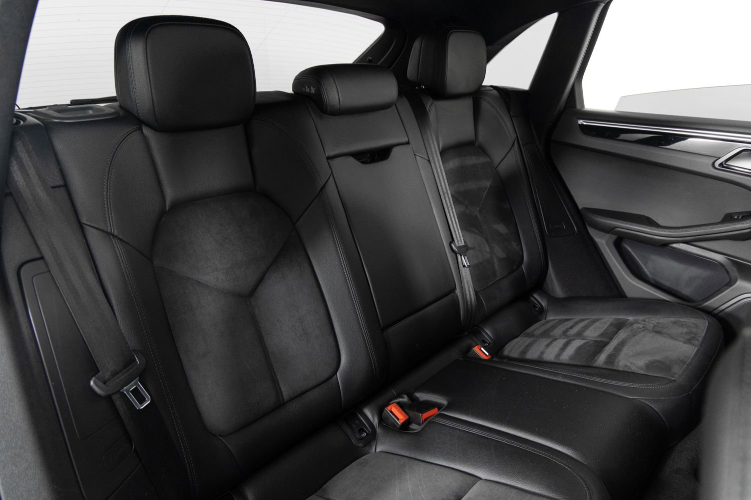 Used 2018 Porsche Macan Sport Edition image 24