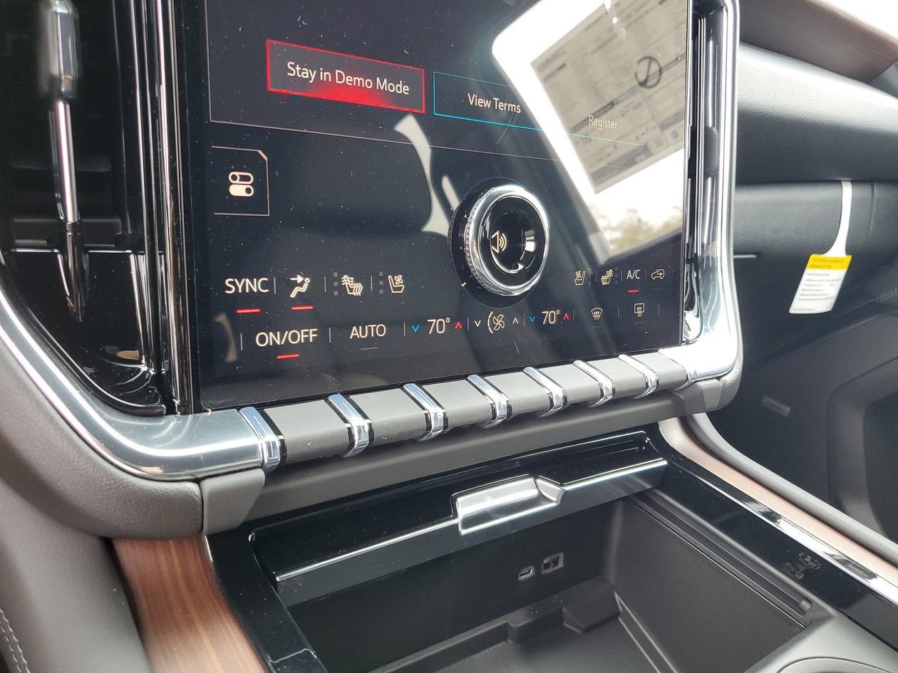 New 2026 GMC Yukon XL Denali w/ Sun & Power Step Package AWD/4WD image 23