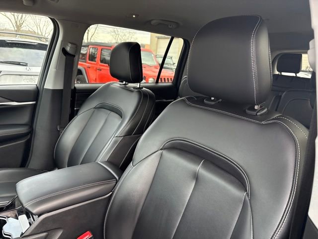 Used 2023 Jeep Grand Cherokee L Limited w/ Black Appearance Package image 18