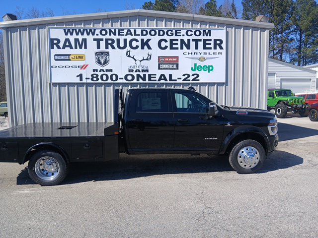 New 2026 RAM 4500 4x4 Crew Cab DRW w/ Laramie Trim Package image 2