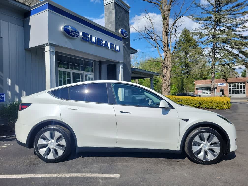 Used 2023 Tesla Model Y AWD image 2
