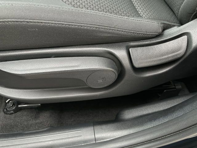 Used 2025 Kia Sportage LX image 12