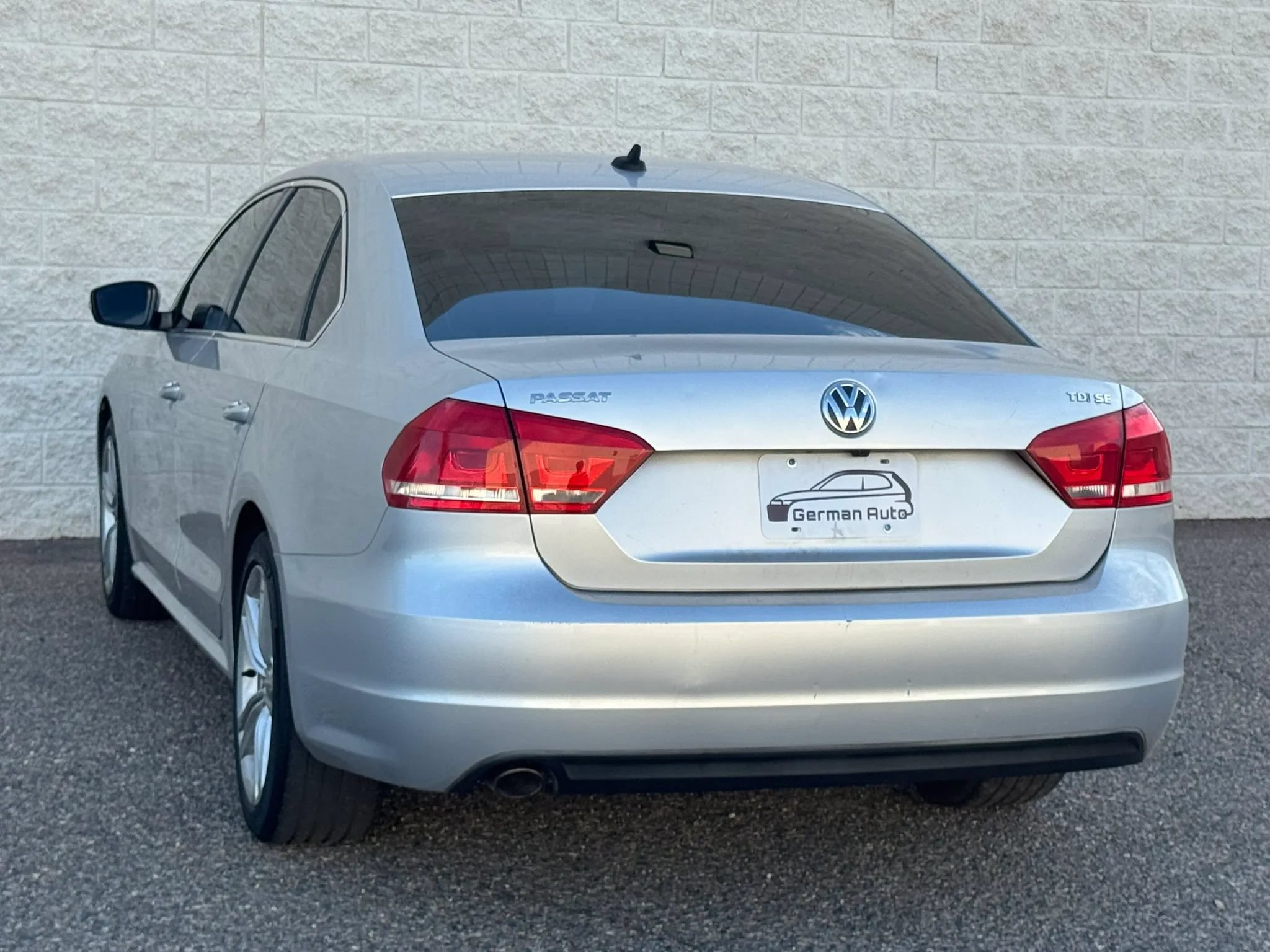 Used 2014 Volkswagen Passat TDI SE FWD image 8