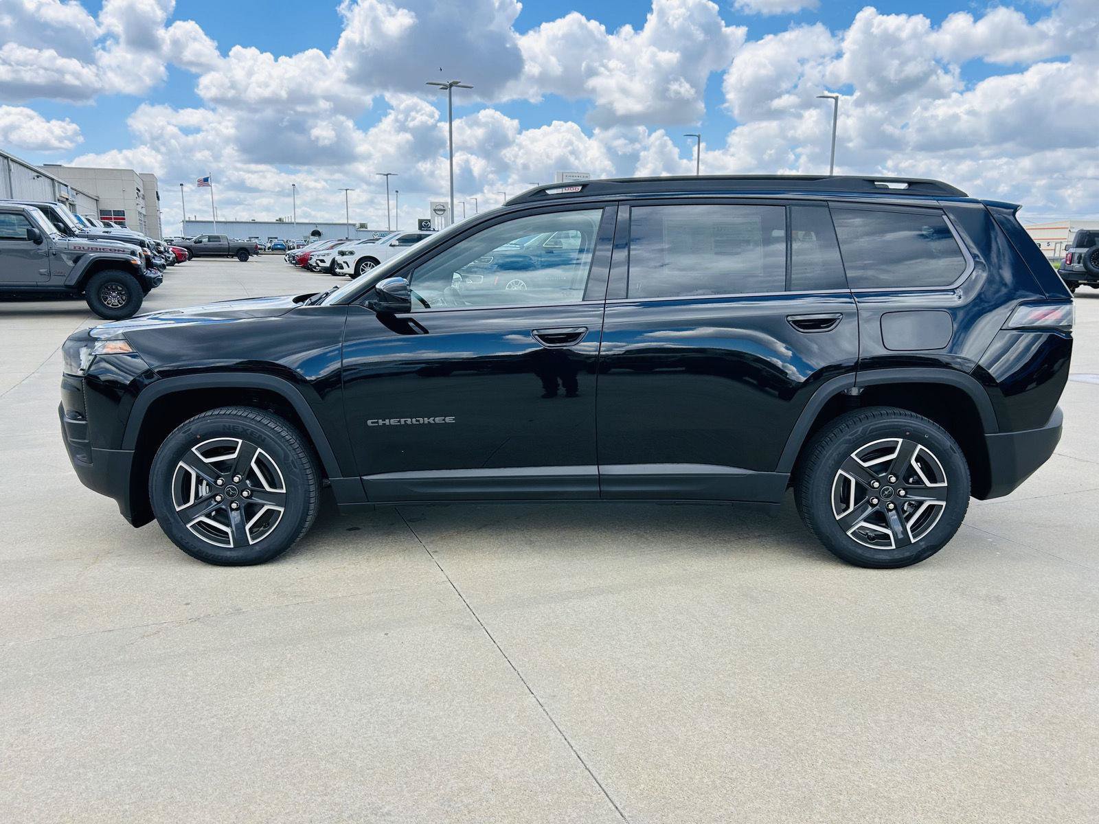 New 2026 Jeep Cherokee Limited AWD/4WD image 36