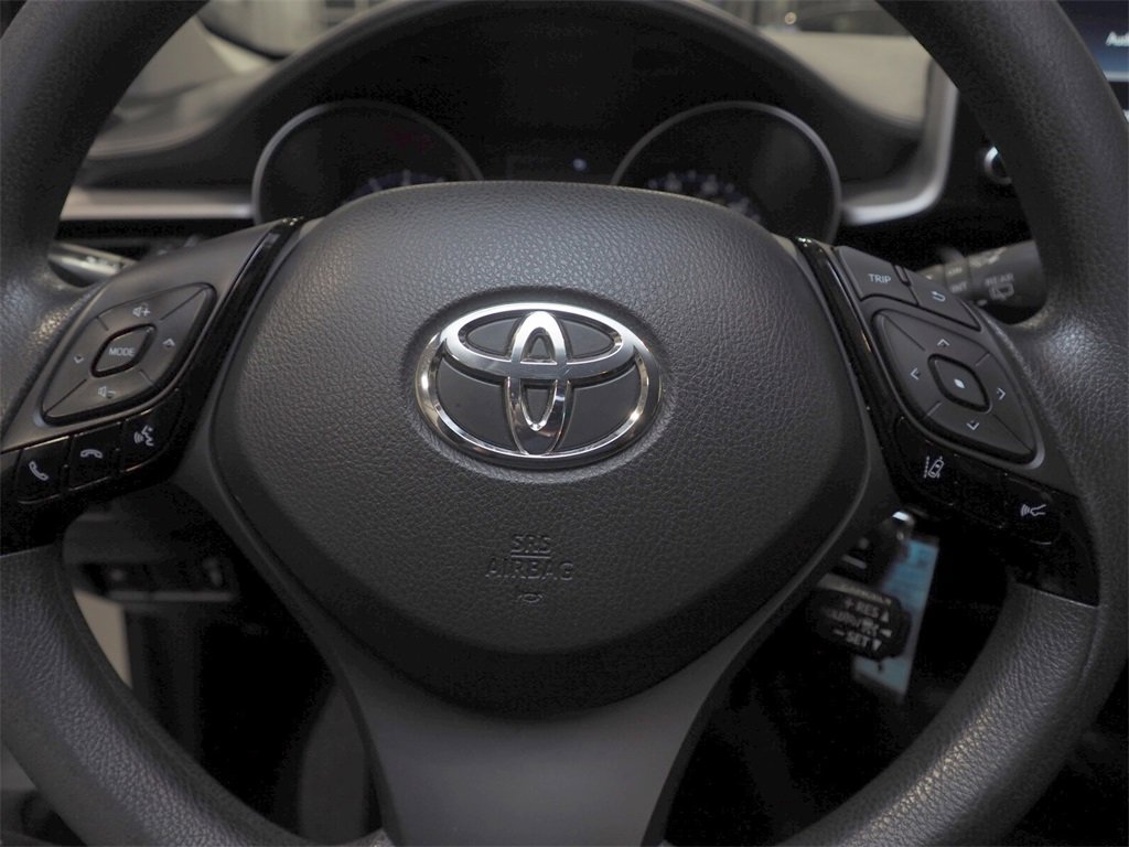 Used 2020 Toyota C-HR LE image 21