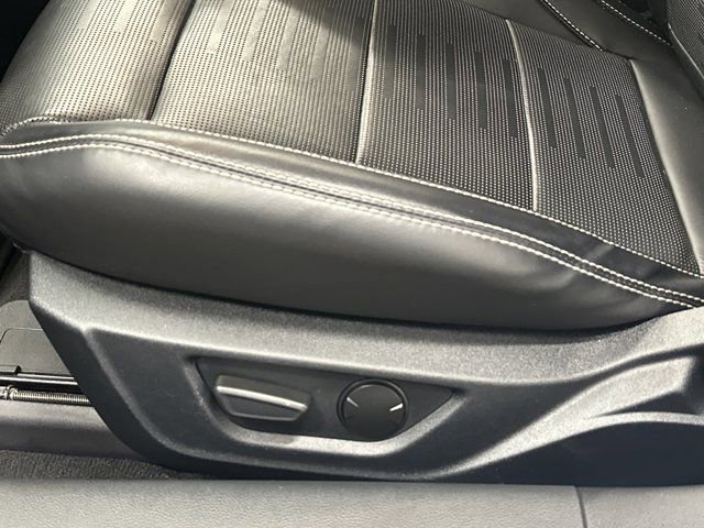 Used 2021 Ford Mustang Shelby GT500 w/ Technology Package image 7