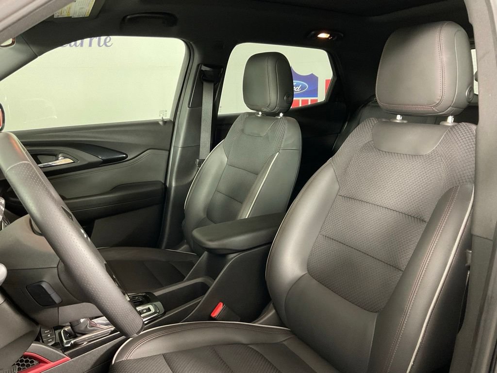 Used 2021 Chevrolet TrailBlazer RS w/ Sun and Liftgate Package FWD image 14