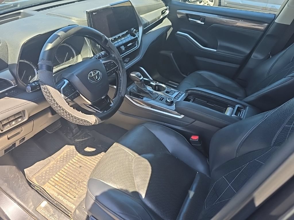 Used 2020 Toyota Highlander Platinum AWD/4WD image 13