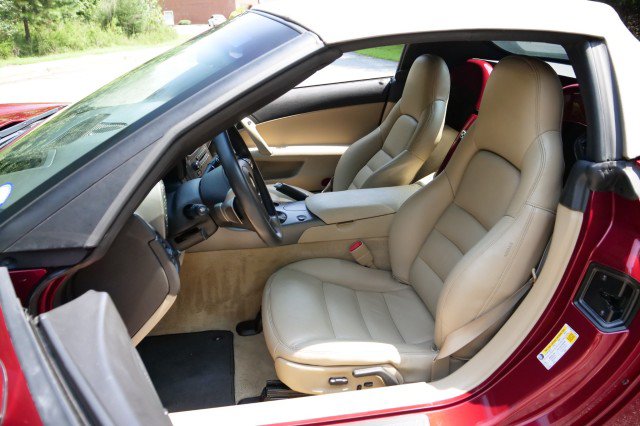 Used 2007 Chevrolet Corvette Convertible w/ Preferred Equipment Group RWD image 3
