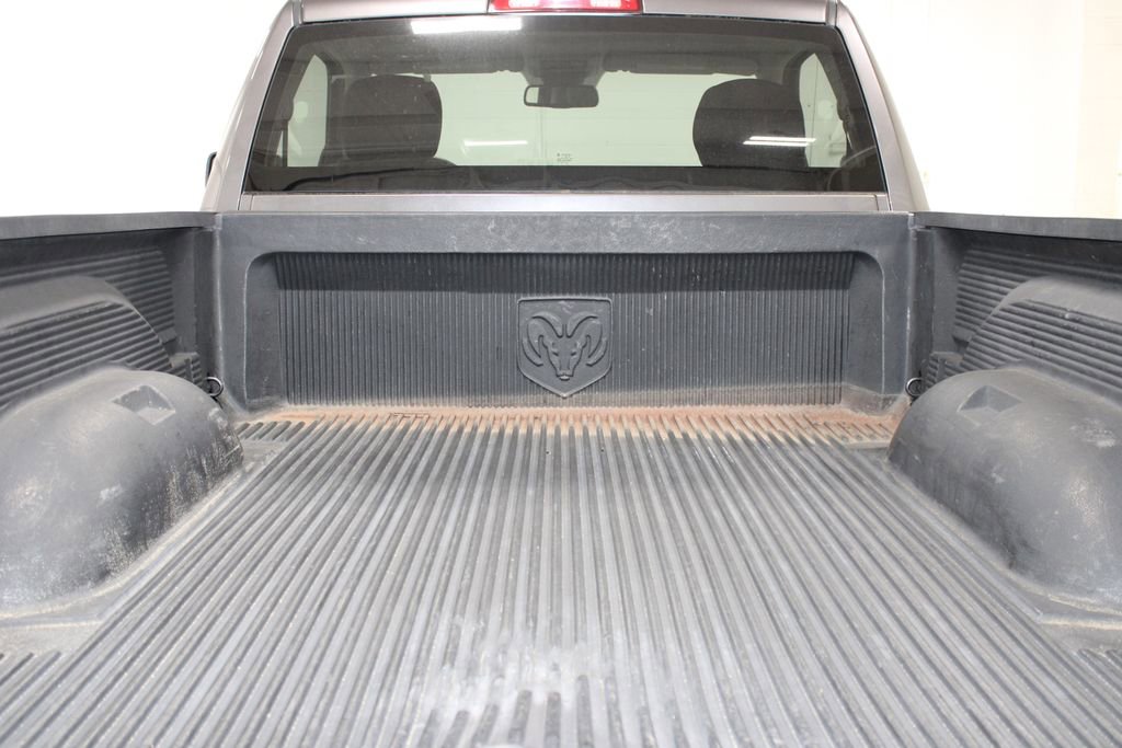 Used 2015 RAM 1500 Express RWD image 21