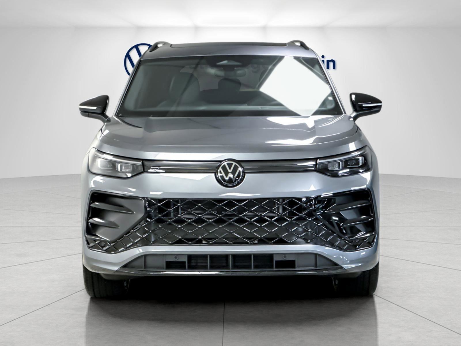 New 2026 Volkswagen Tiguan SE R-Line image 8