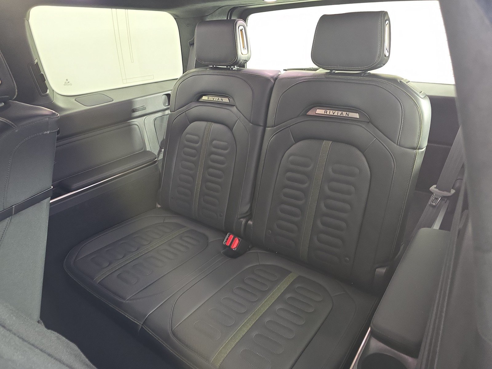 Used 2024 Rivian R1S Adventure AWD/4WD image 22