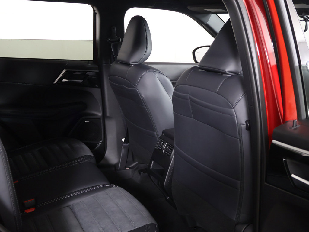 New 2026 Mitsubishi Outlander LE FWD image 29