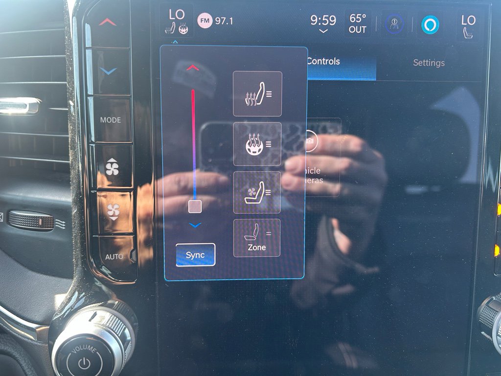 Used 2025 RAM 1500 Laramie image 17