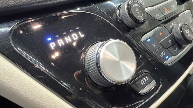 Used 2019 Chrysler Pacifica Touring-L Plus w/ Tire & Wheel Group image 28