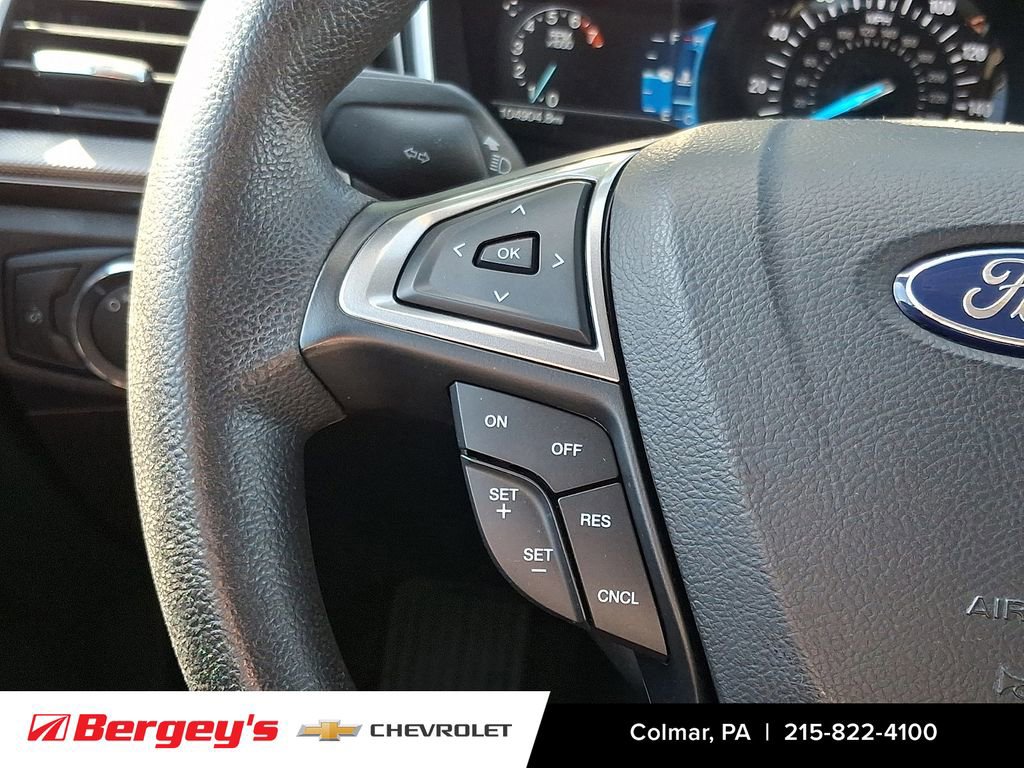 Used 2017 Ford Fusion SE w/ Fusion SE Technology Package FWD image 23