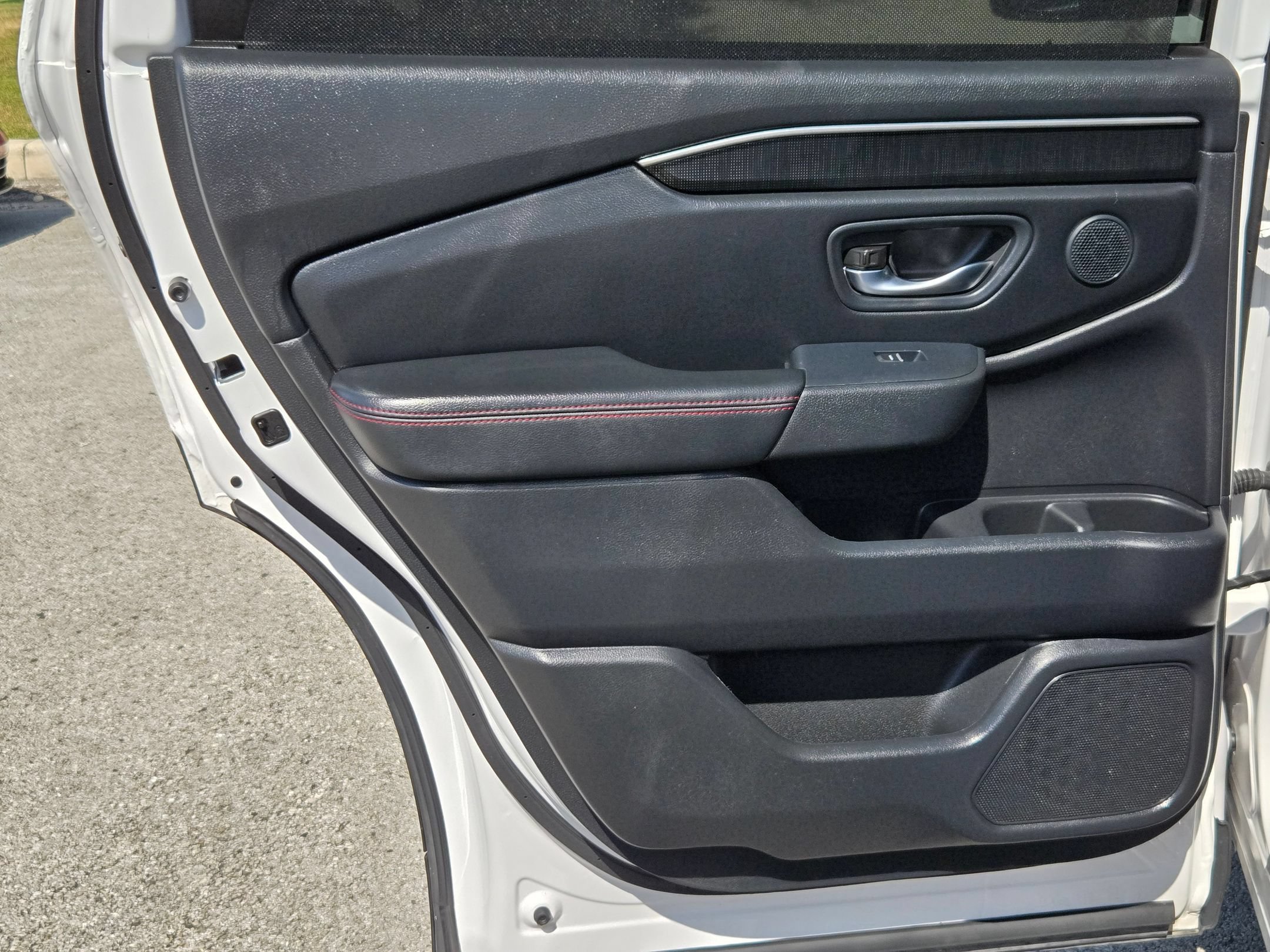 Used 2025 Honda Pilot Black Edition image 15