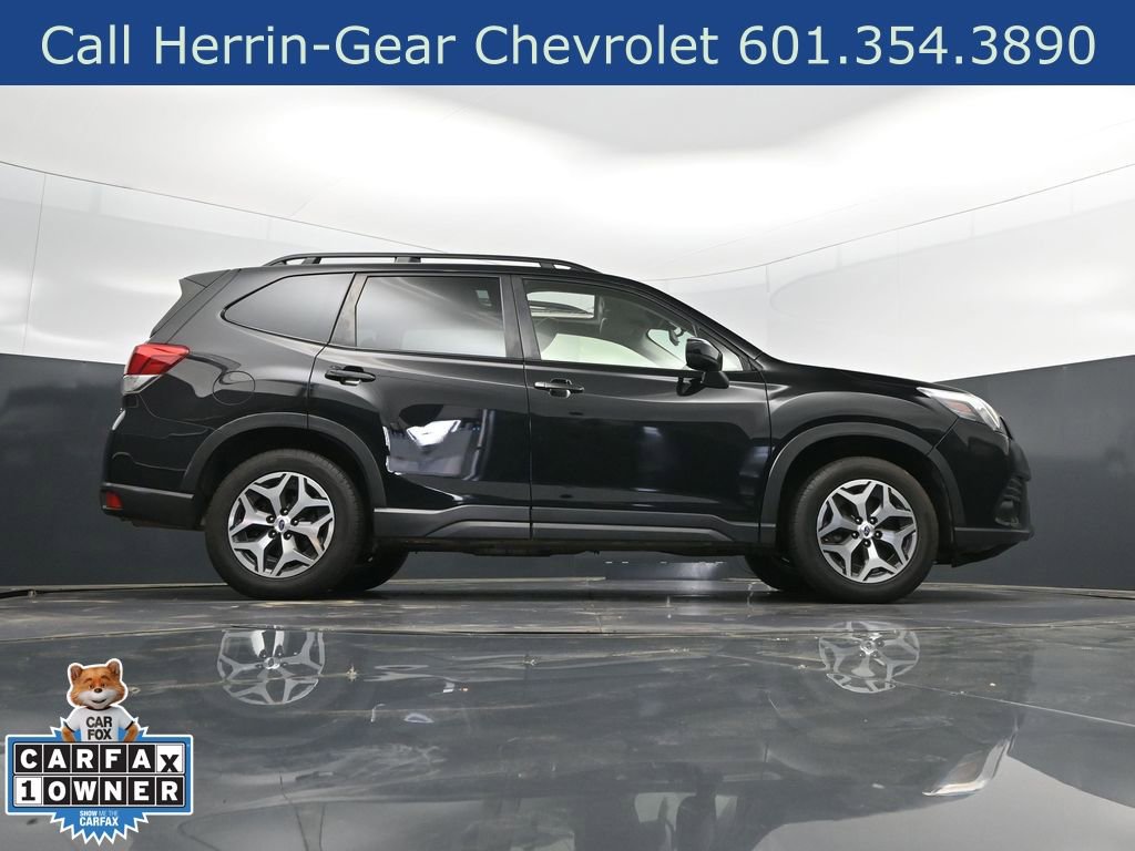Used 2023 Subaru Forester Premium image 43