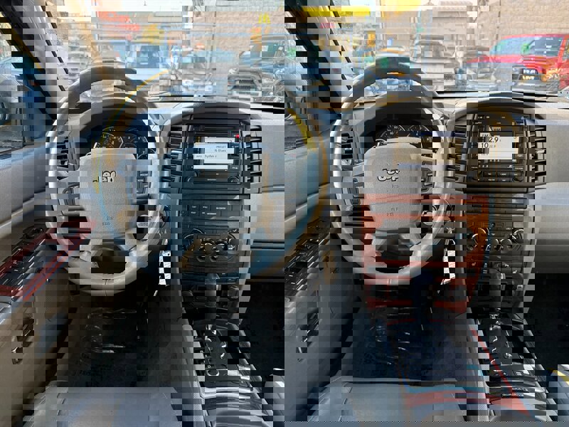 Used 2007 Jeep Grand Cherokee Limited image 17