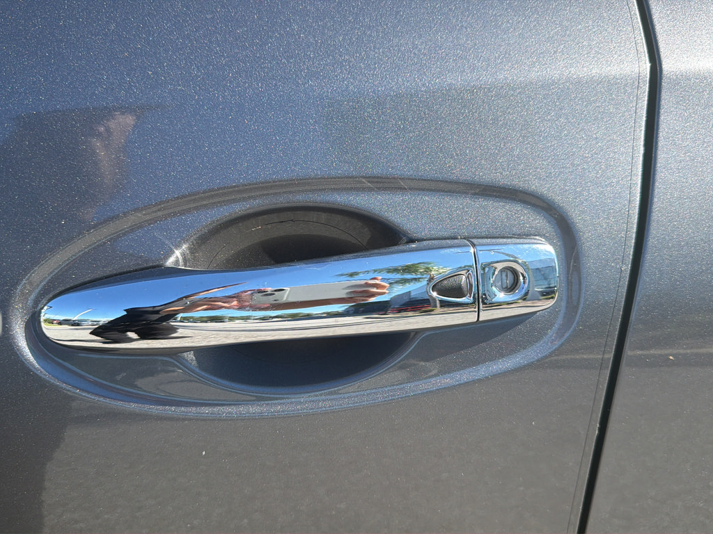 Used 2020 Nissan Rogue SV FWD image 51