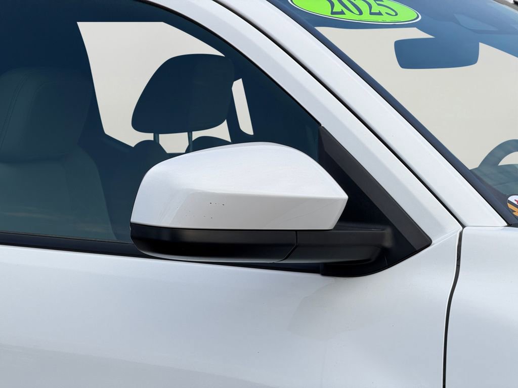 Used 2025 Toyota Tacoma SR5 AWD/4WD image 11