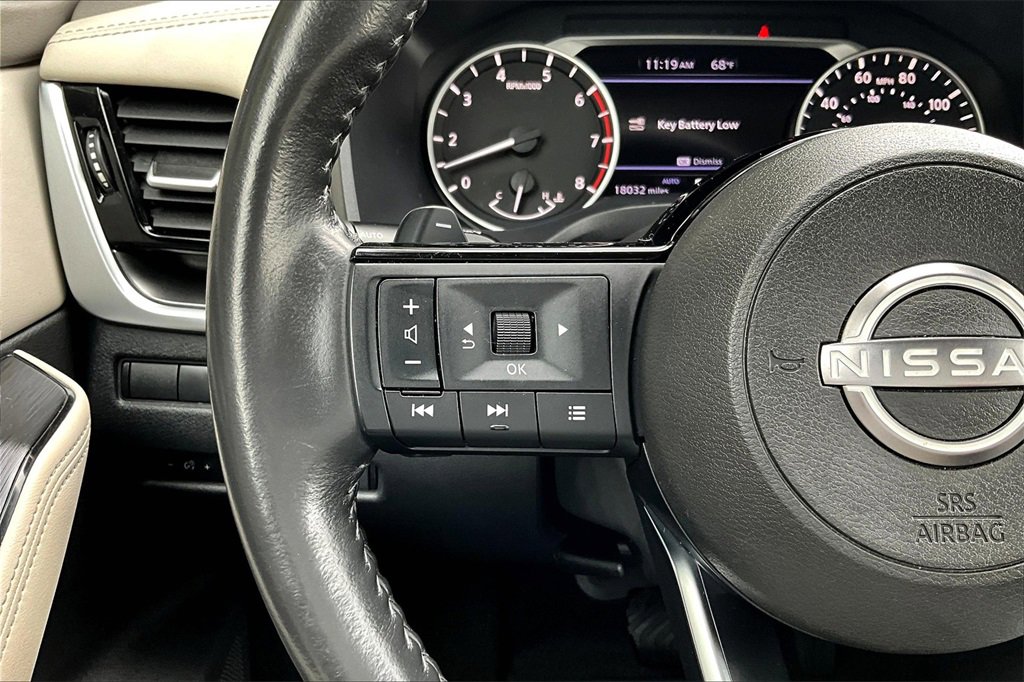 Used 2023 Nissan Rogue SV w/ SV Premium Package image 11