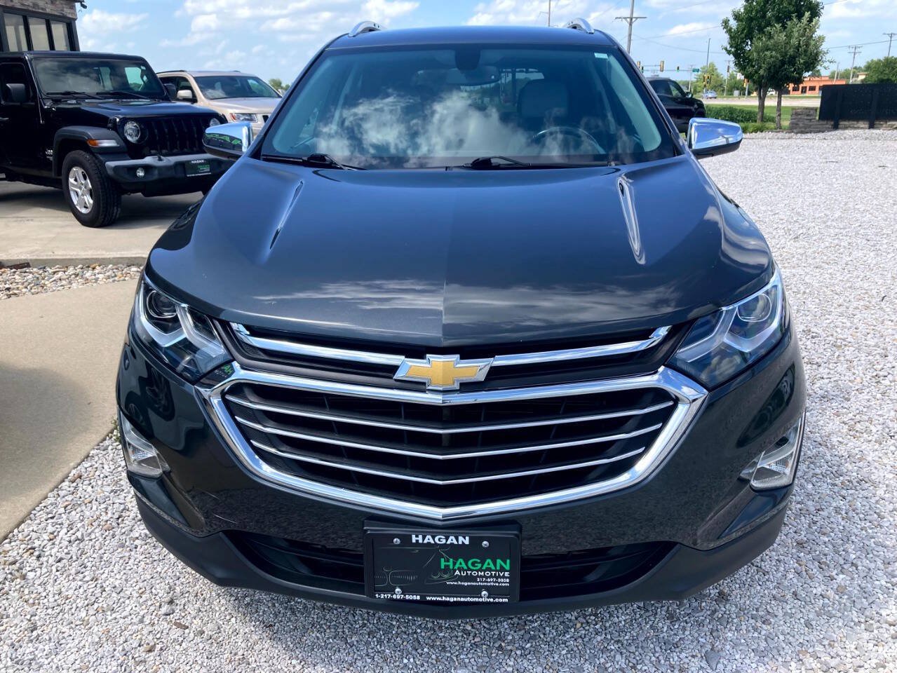 Used 2018 Chevrolet Equinox Premier w/ LPO, Cargo Package FWD image 3