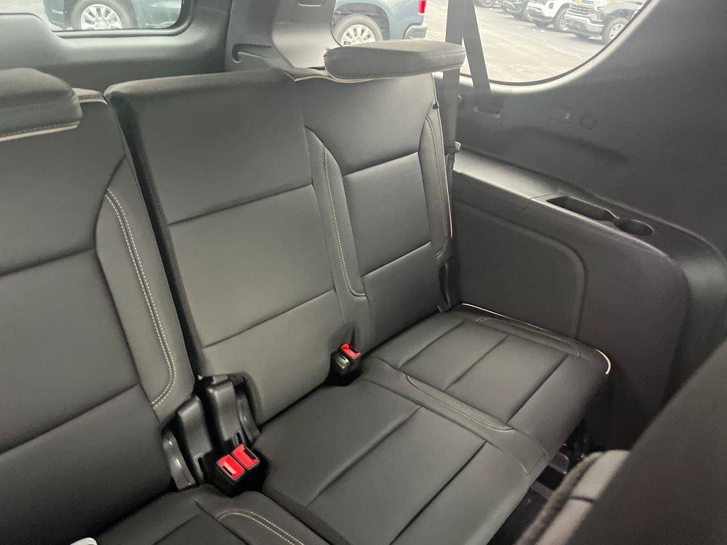 New 2026 Chevrolet Suburban Premier AWD/4WD image 32