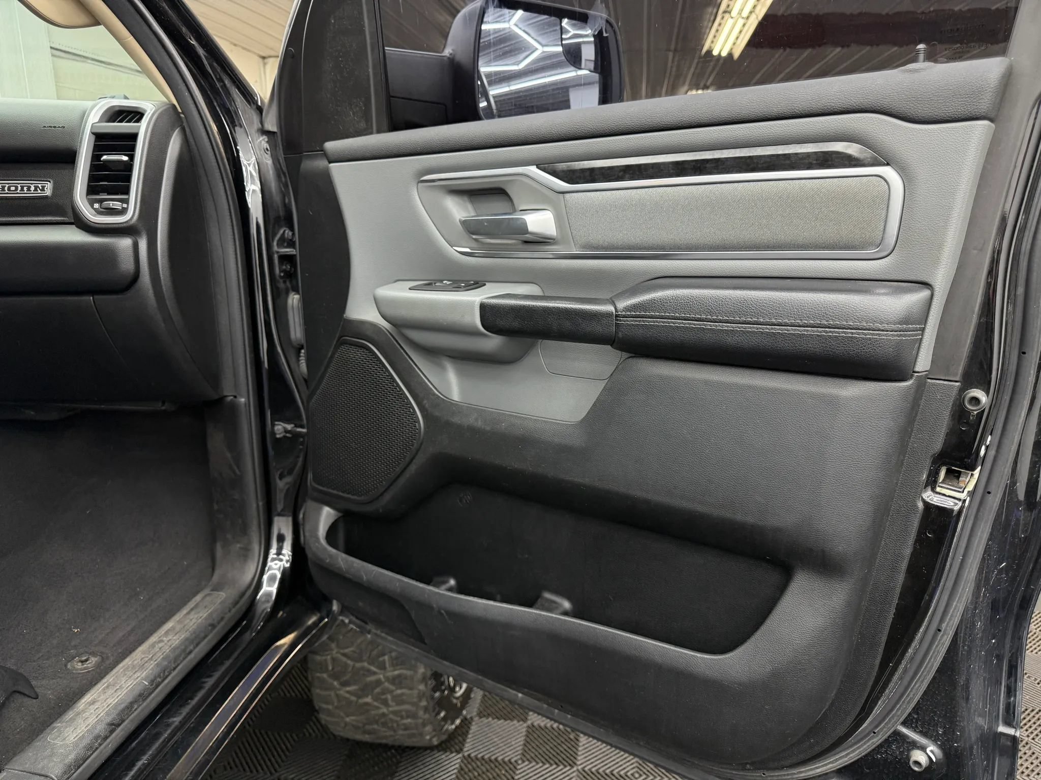 Used 2019 RAM 1500 Big Horn AWD/4WD image 5