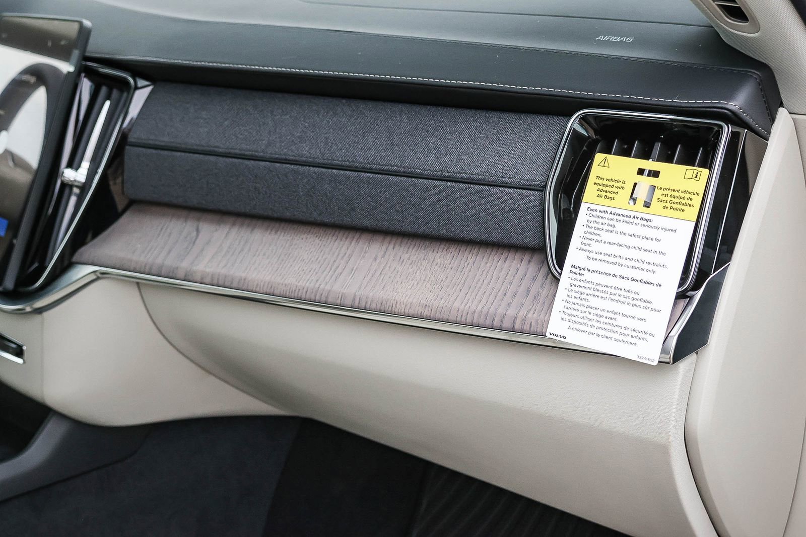 New 2026 Volvo XC90 T8 Ultra w/ Protection Package Premier image 19