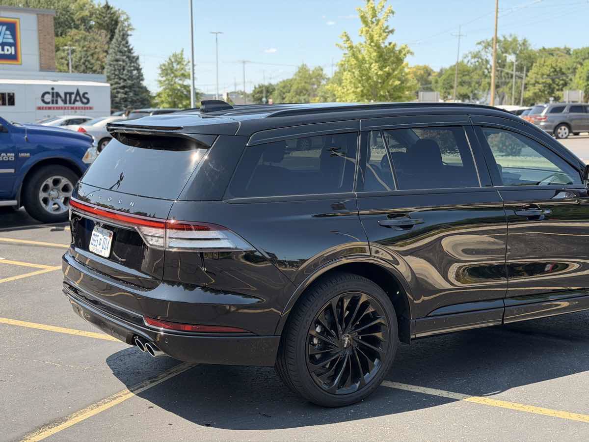 Used 2026 Lincoln Aviator Reserve AWD/4WD image 6