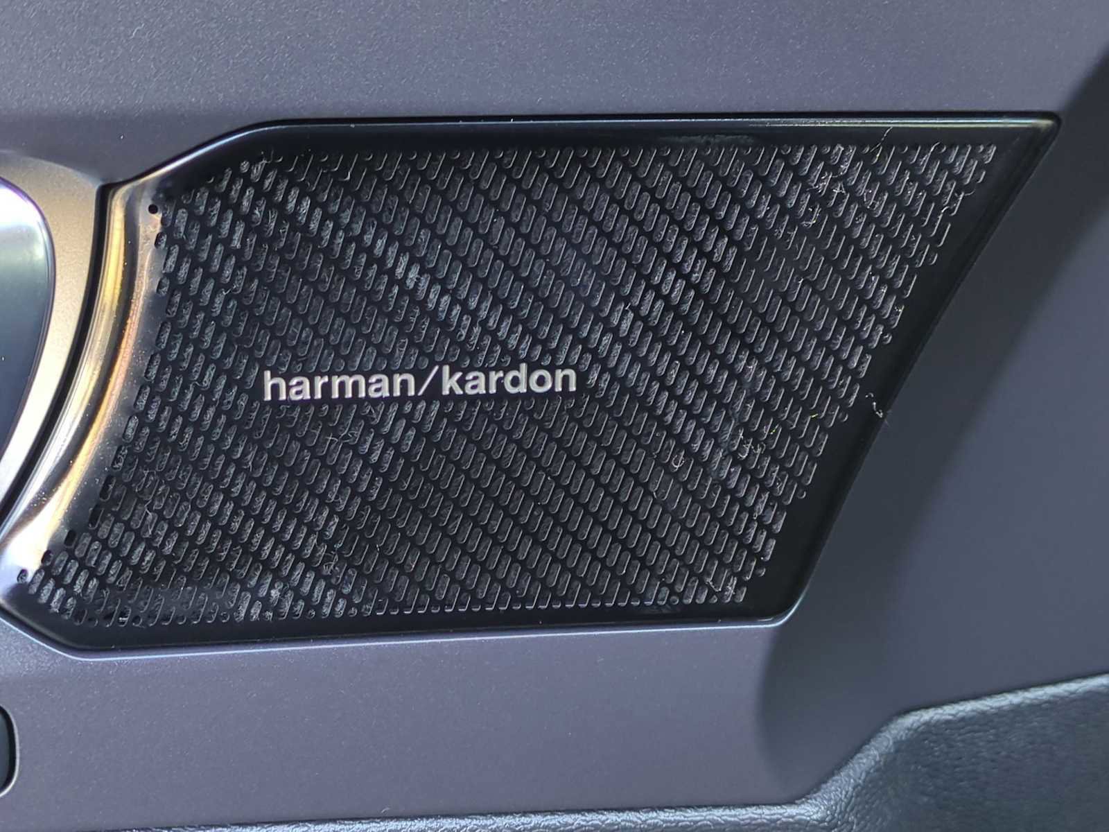 Used 2021 Volvo XC40 P8 Recharge w/ Advanced Package image 30