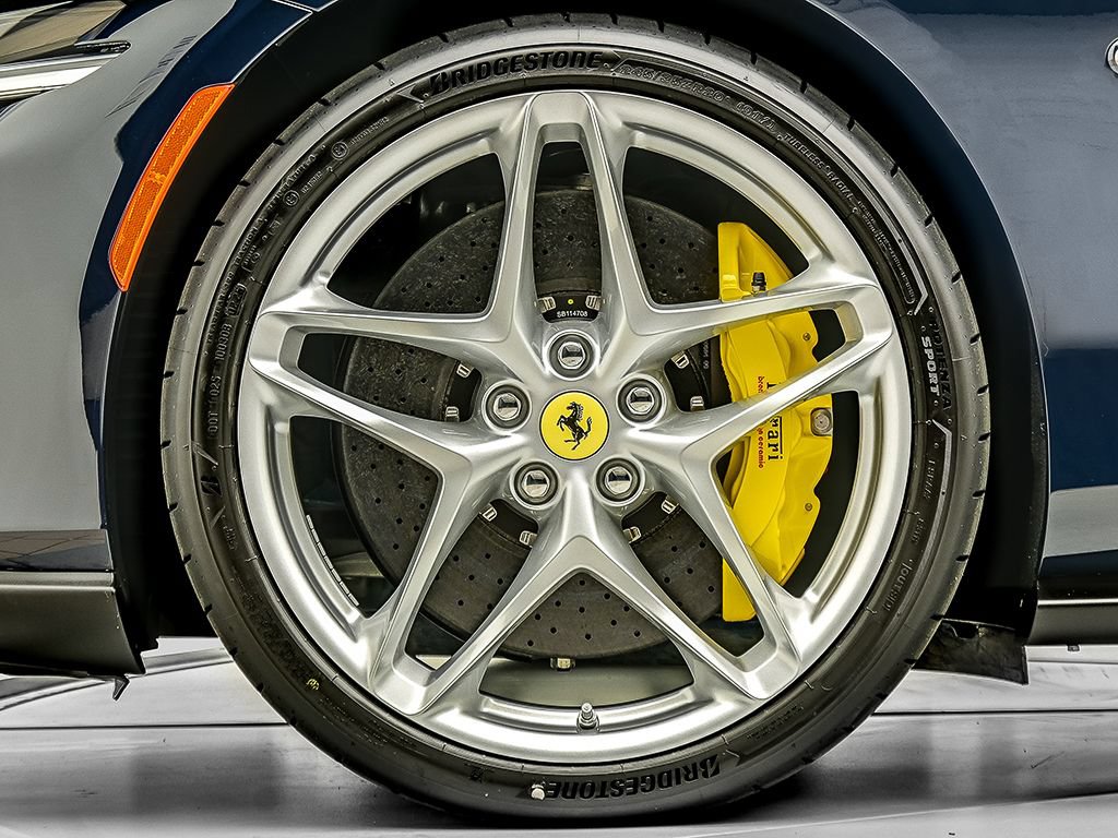 Used 2026 Ferrari Roma Spider RWD image 35