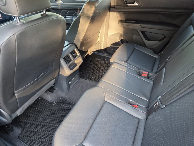 Used 2020 Volkswagen Atlas Cross Sport SEL R-Line w/ Cross Sport MDO Package FWD image 24