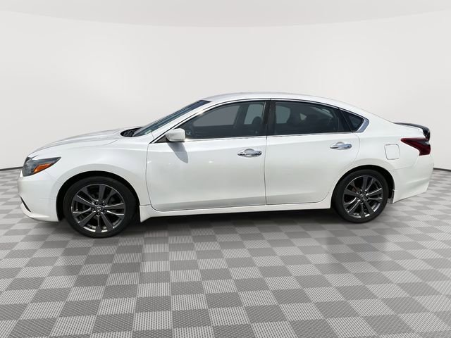 Used 2018 Nissan Altima 2.5 SR w/ SR Special Edition FWD image 6