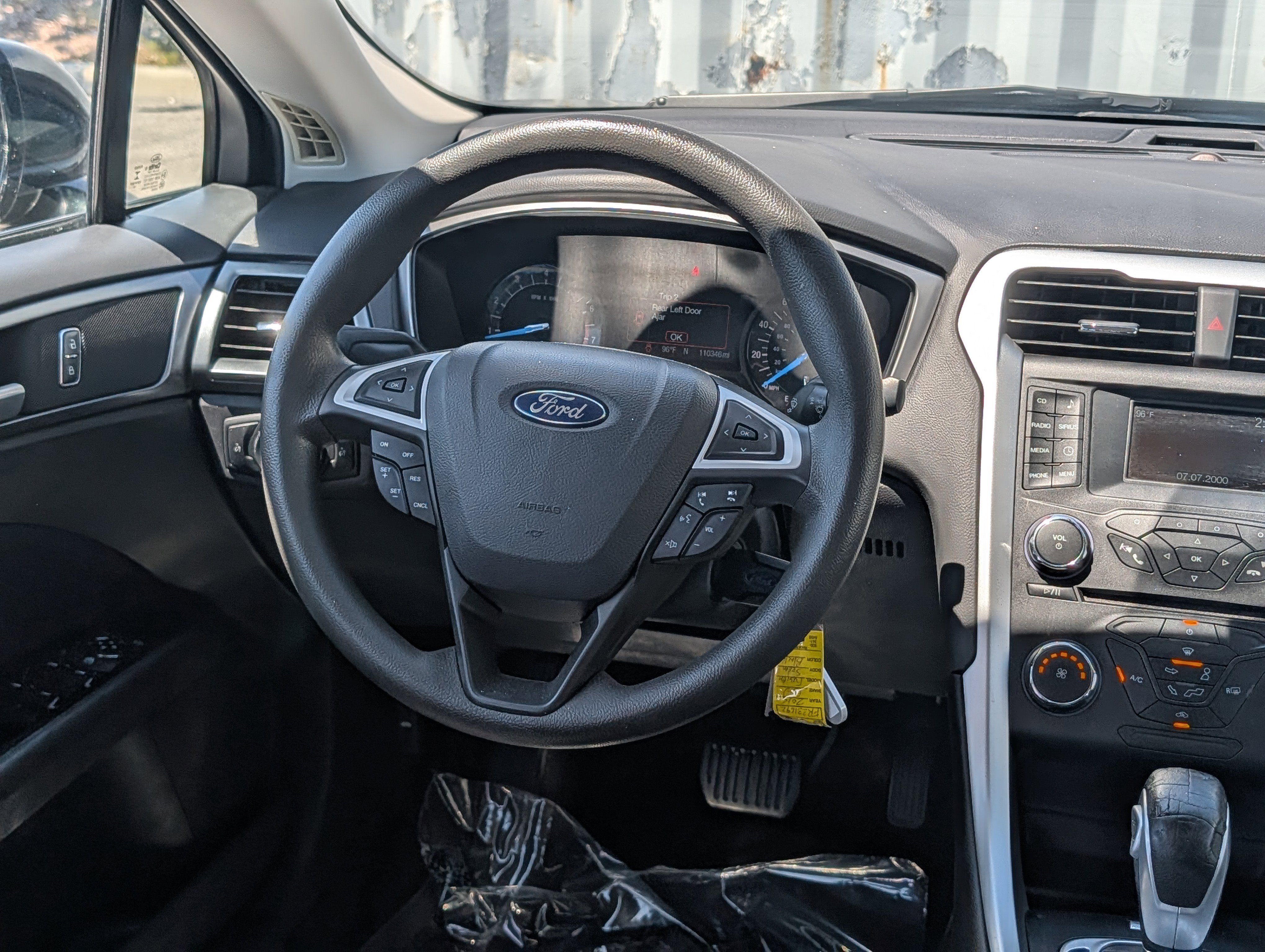 Used 2015 Ford Fusion SE FWD image 15