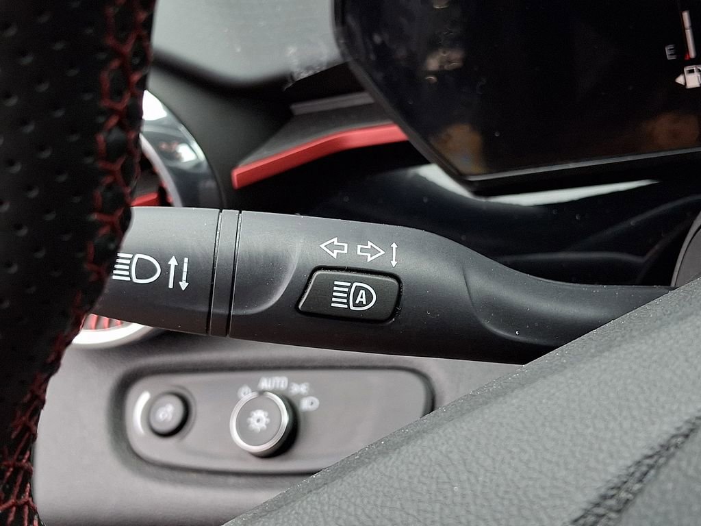 Used 2024 Chevrolet Trax RS w/ Driver Confidence Package image 22