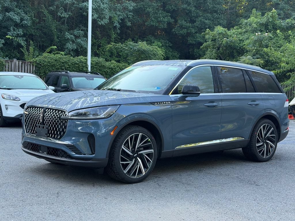 New 2026 Lincoln Aviator Reserve AWD/4WD image 3
