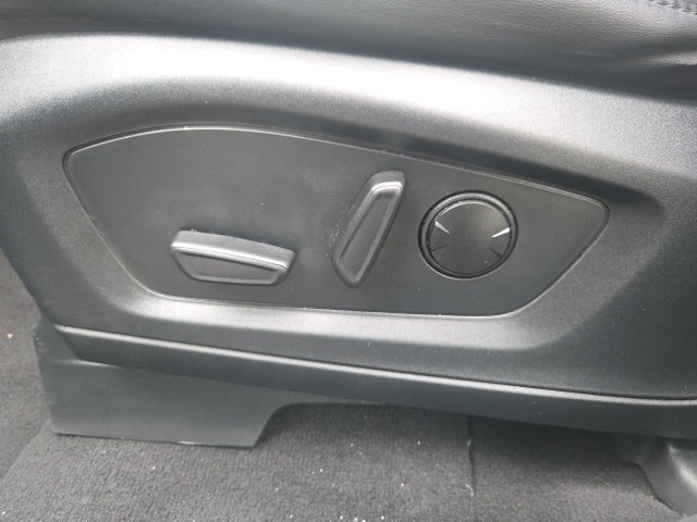 Used 2023 Ford Explorer XLT w/ Equipment Group 202A AWD/4WD image 27
