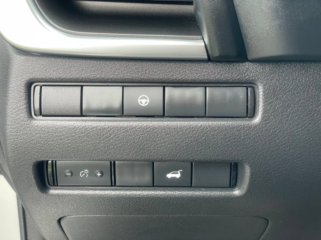 Certified 2023 Nissan Rogue SV w/ SV Premium Package AWD/4WD image 17
