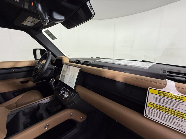 New 2026 Land Rover Defender 110 X-Dynamic SE AWD/4WD image 32