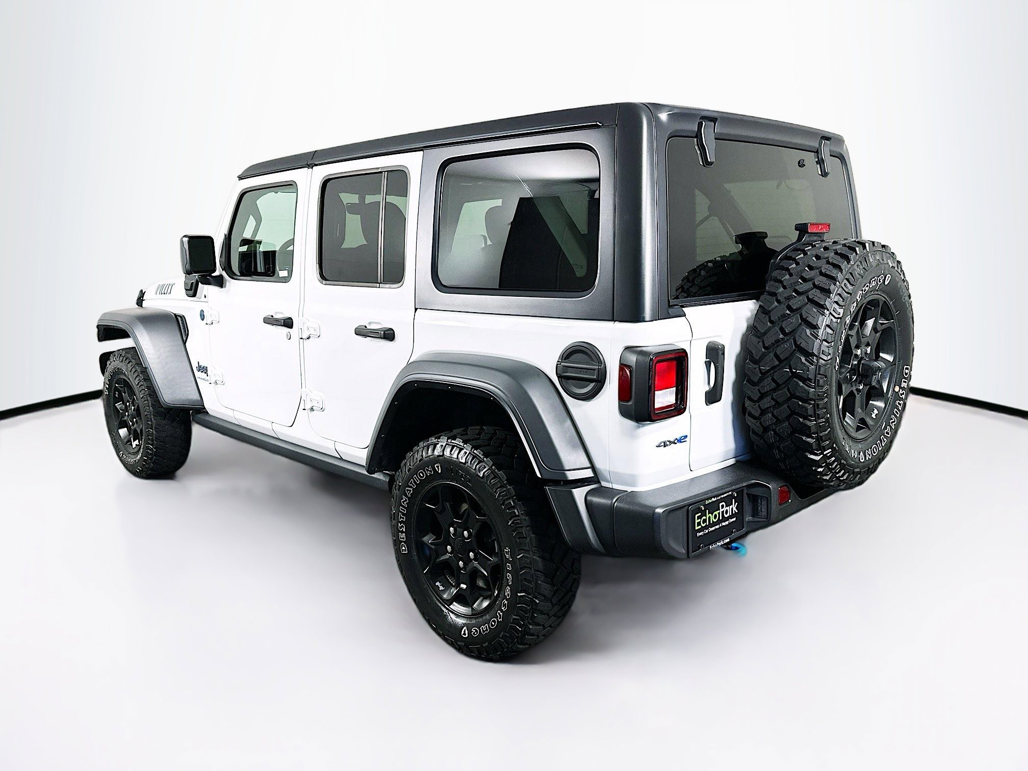 Used 2023 Jeep Wrangler Unlimited w/ Cold Weather Group AWD/4WD image 5