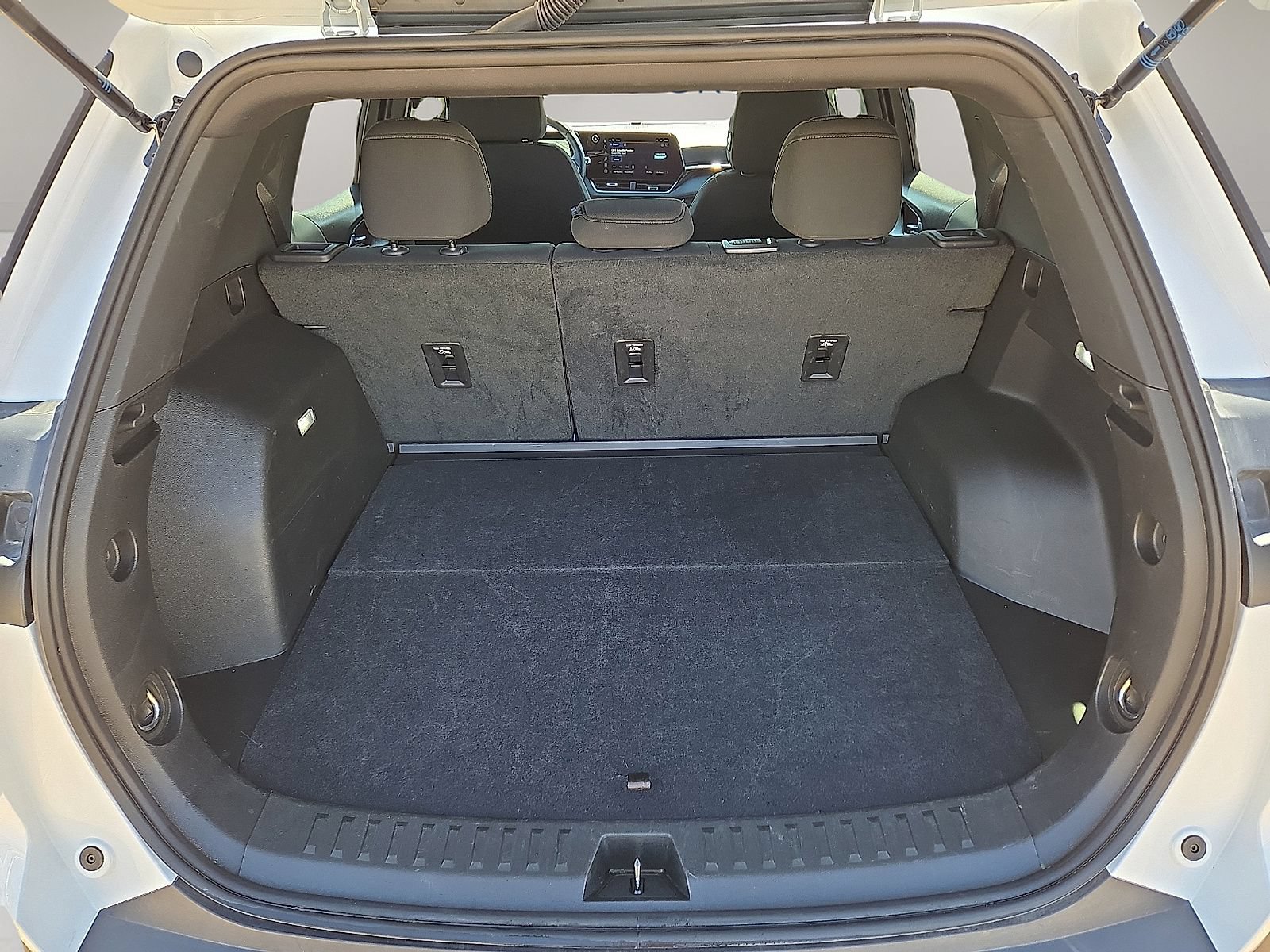 Used 2025 Chevrolet Equinox LT AWD/4WD image 13