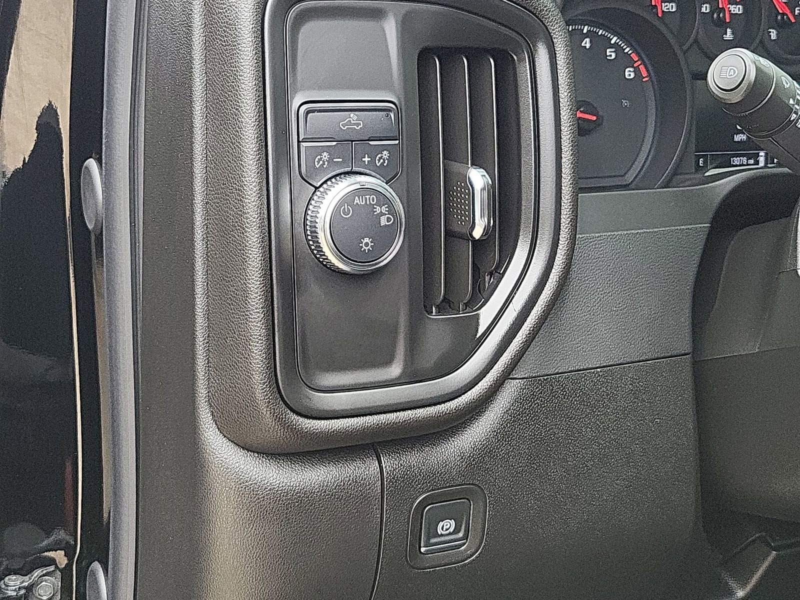 Used 2025 GMC Sierra 1500 Pro w/ Graphite Edition RWD image 17
