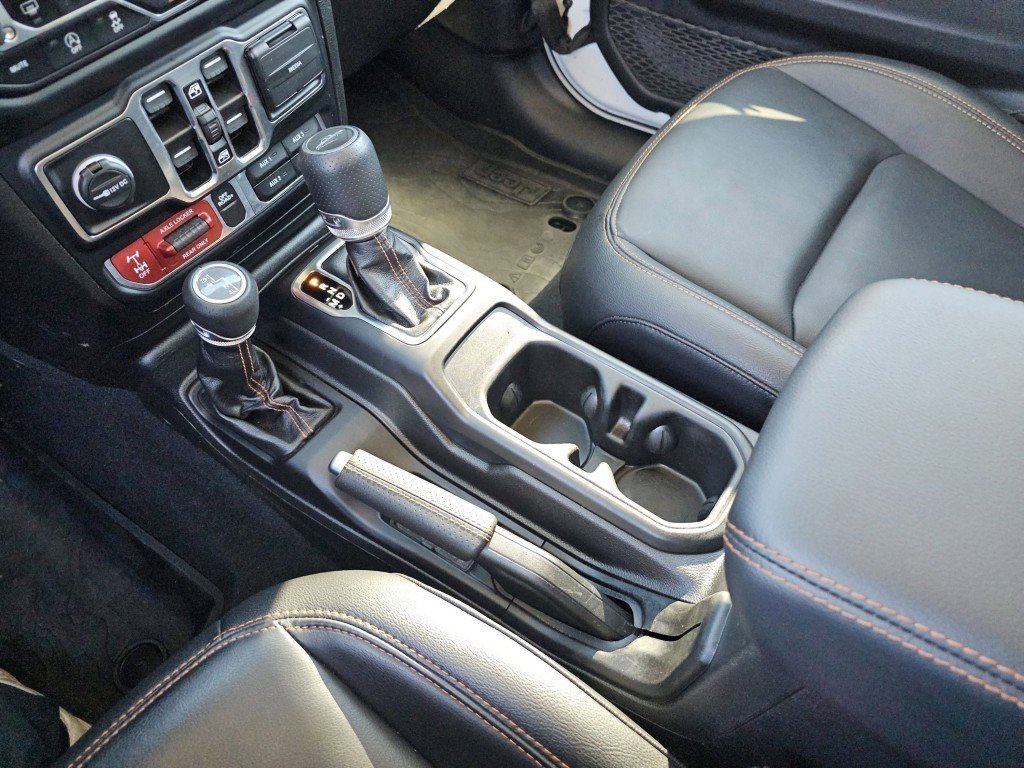 Used 2023 Jeep Gladiator Mojave w/ Cold Weather Group image 36