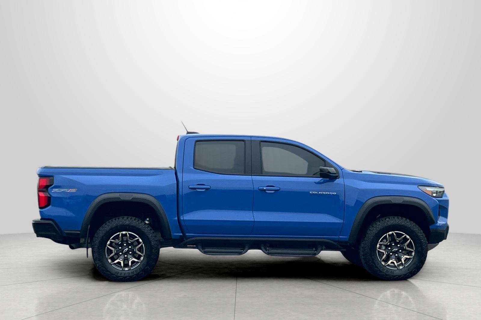 Used 2025 Chevrolet Colorado ZR2 w/ Technology Package image 3